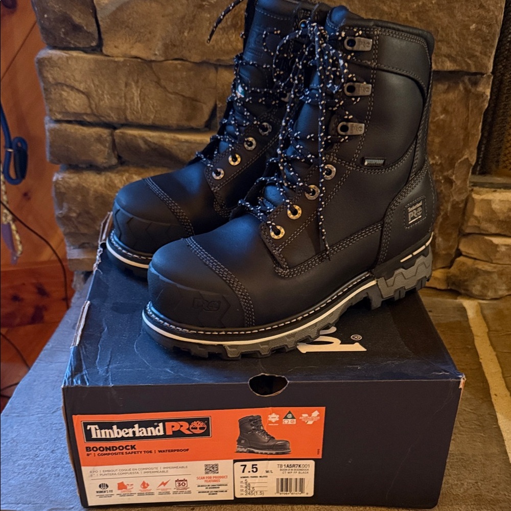 Timberland PRO Boondock Black Leather Boots women's sz 7.5  NIB
